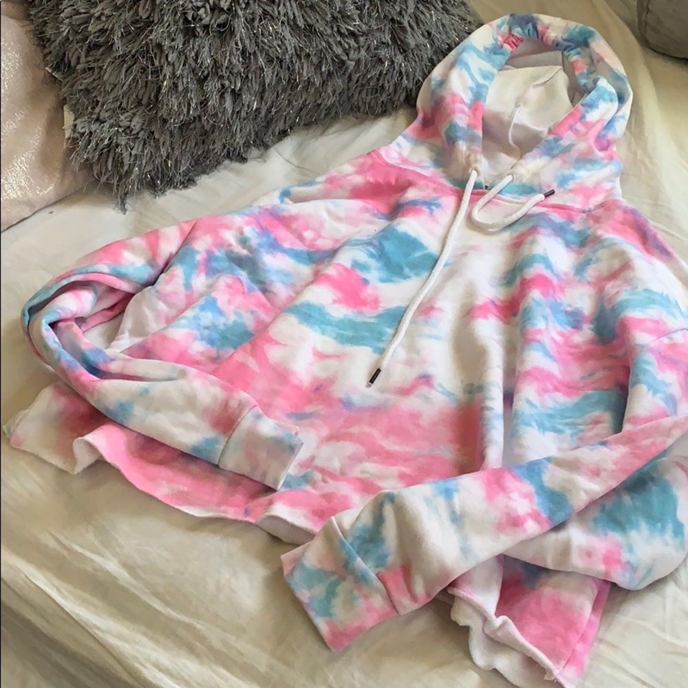 Women’s hoodie.